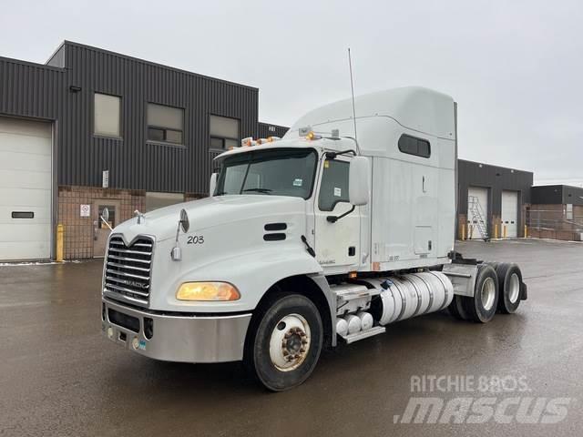 Mack CXU613 Влекачи
