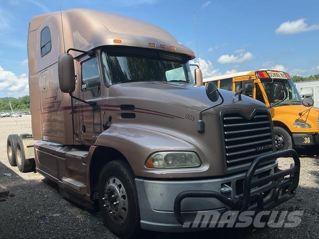 Mack CXU613 Влекачи