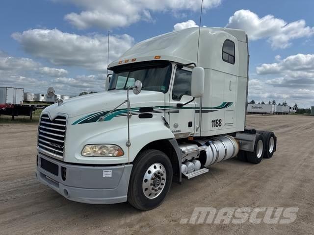 Mack CXU613 Влекачи