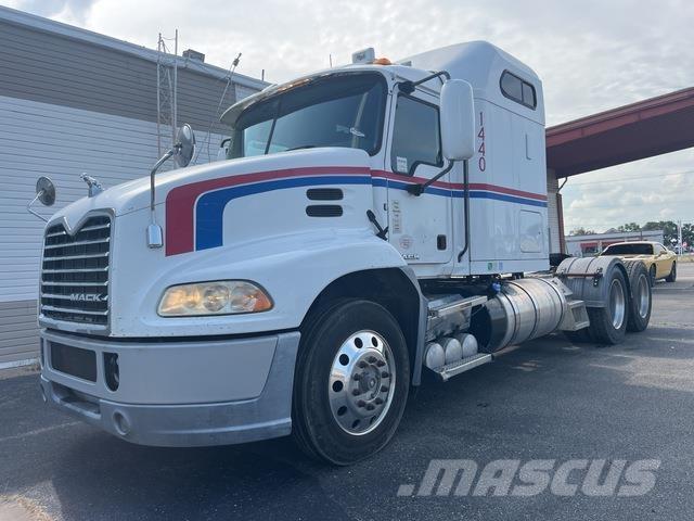 Mack CXU613 Влекачи