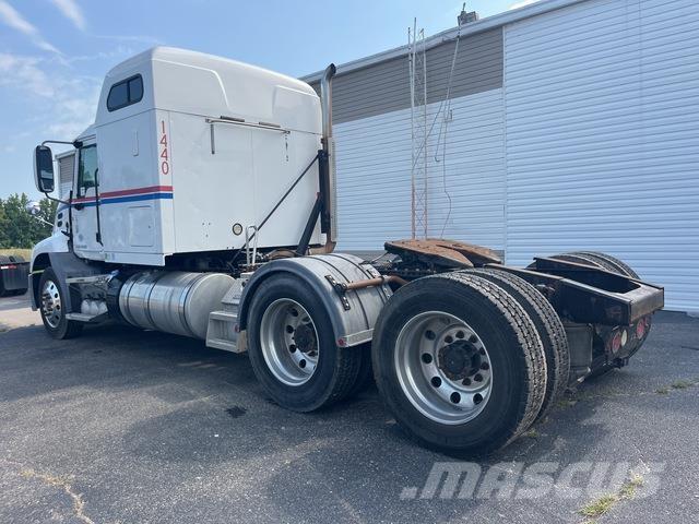 Mack CXU613 Влекачи
