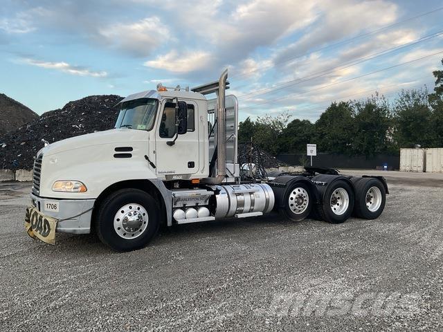 Mack CXU613 Влекачи