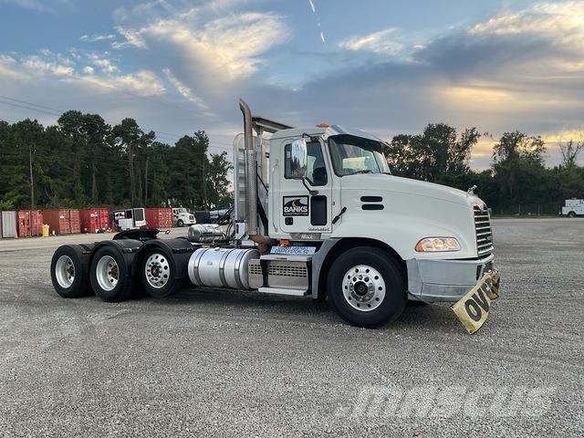 Mack CXU613 Влекачи