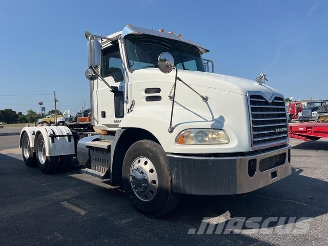 Mack CXU613 Влекачи