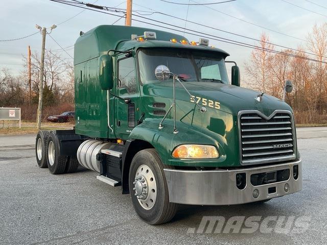 Mack CXU613 Влекачи