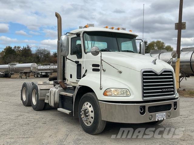 Mack CXU613 Влекачи