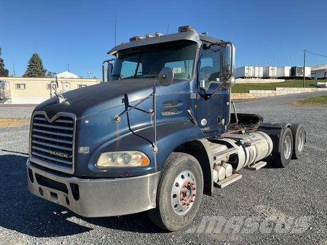 Mack CXU613 Влекачи