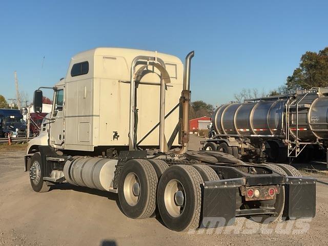 Mack CXU613 Влекачи