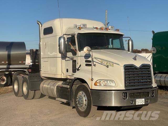 Mack CXU613 Влекачи