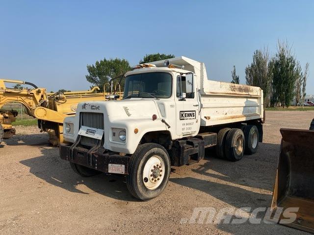 Mack DM686S Самосвал