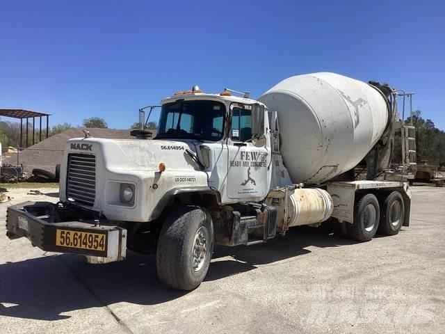 Mack DM690S Други