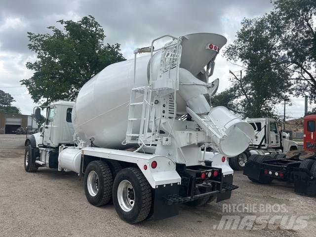 Mack GR64F Други