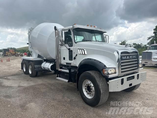 Mack GR64F Други