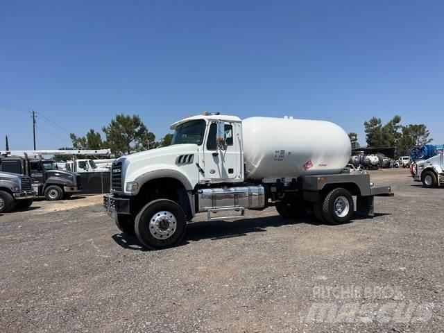 Mack GU432 Цистерна