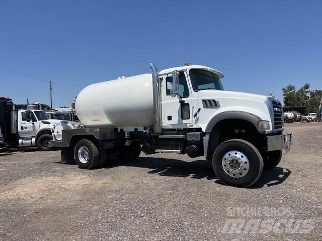 Mack GU432 Цистерна