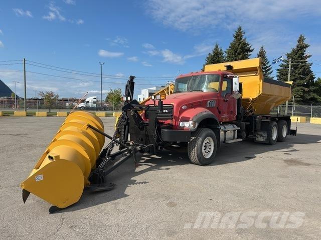 Mack GU433 Снегочистачки