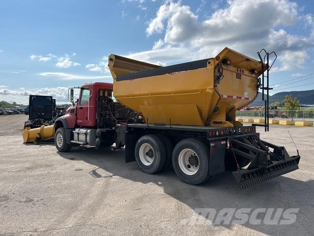 Mack GU433 Снегочистачки