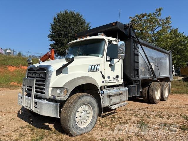 Mack GU713 Самосвал