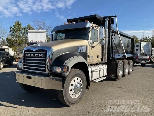Mack GU713 Самосвал