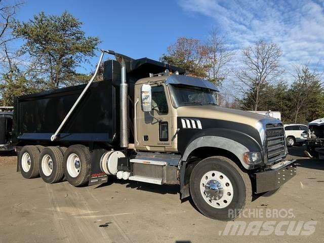 Mack GU713 Самосвал