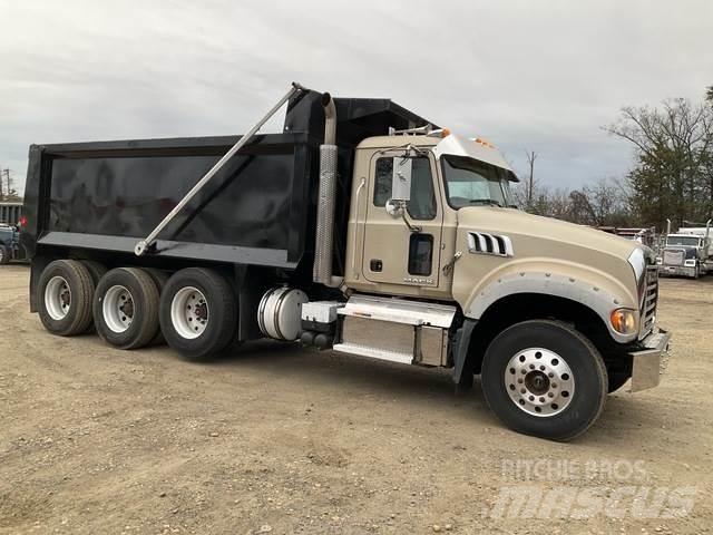Mack GU713 Самосвал