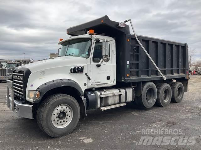 Mack GU713 Самосвал