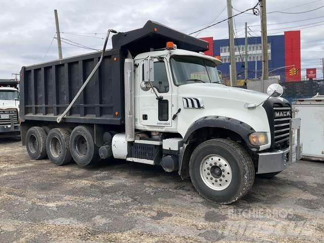 Mack GU713 Самосвал