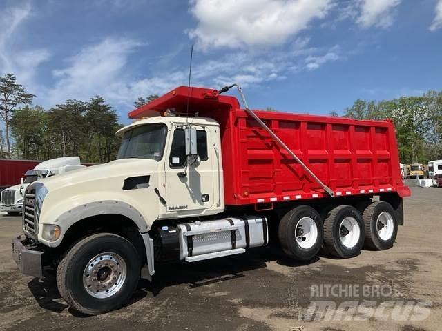 Mack GU713 Самосвал