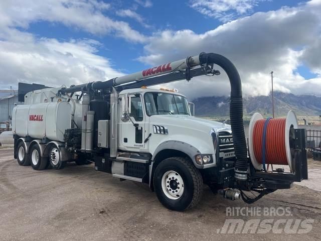 Mack GU713 Верижен екскаватор