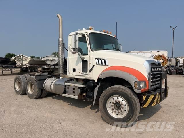 Mack GU713 Влекачи