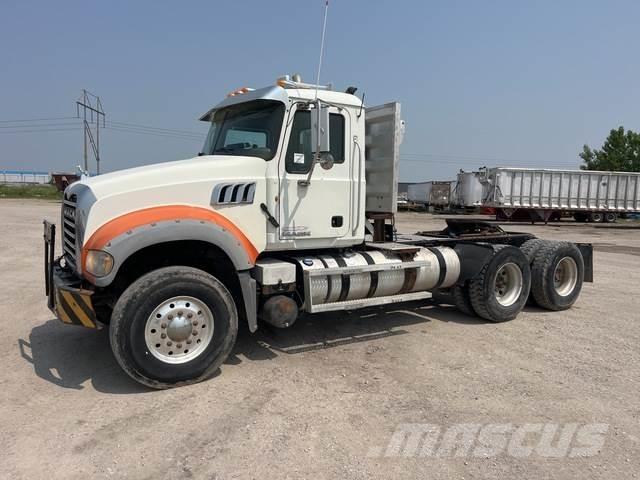 Mack GU713 Влекачи