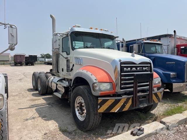 Mack GU713 Влекачи