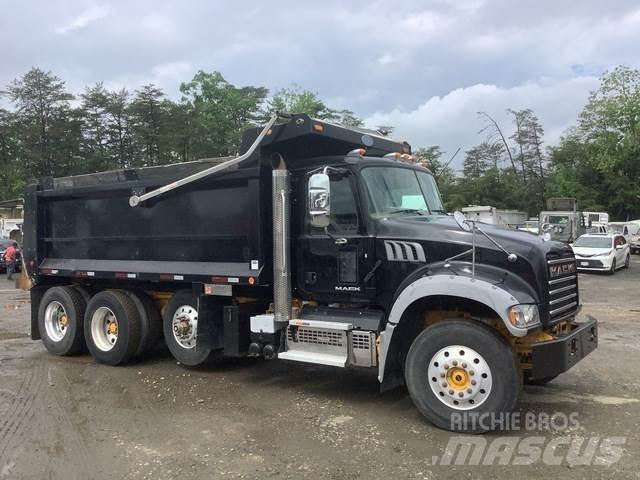 Mack GU713 Самосвал
