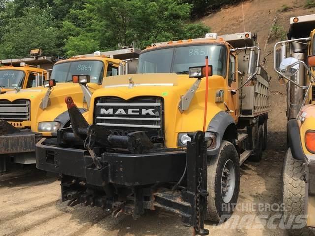 Mack GU713 Снегочистачки