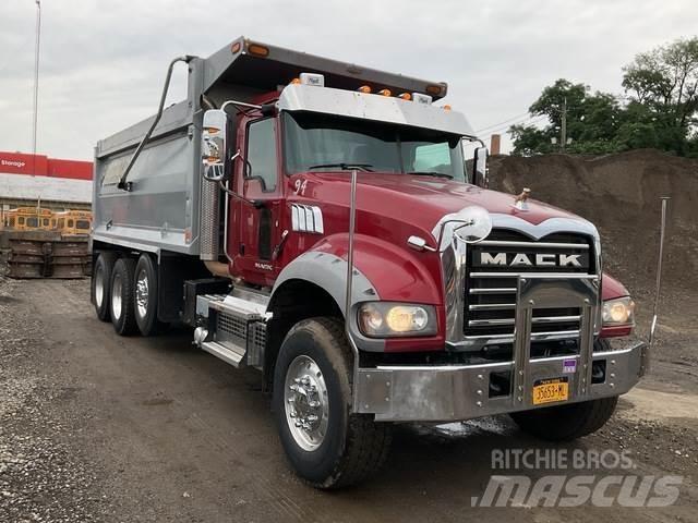 Mack GU713 Самосвал