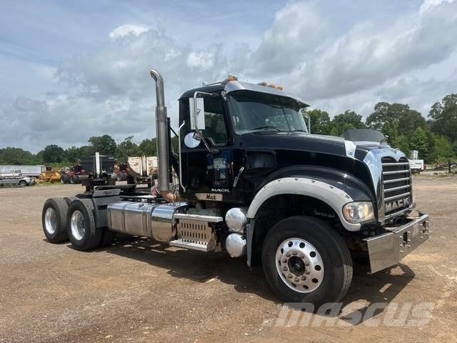 Mack GU713 Влекачи