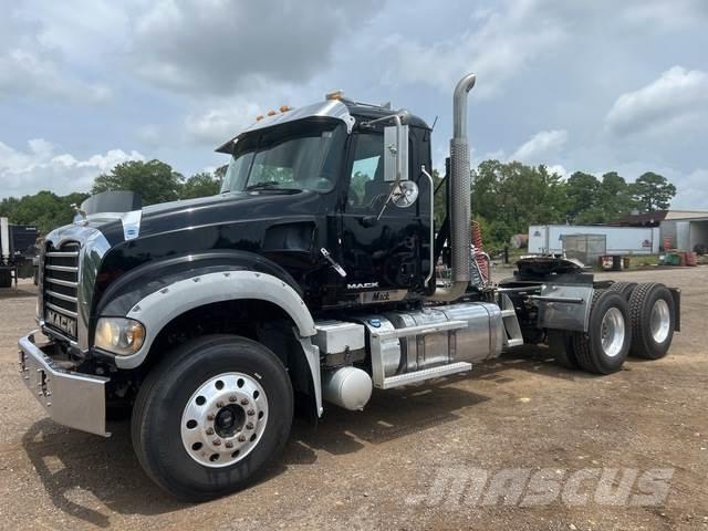Mack GU713 Влекачи