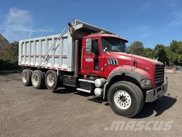 Mack GU713 Самосвал