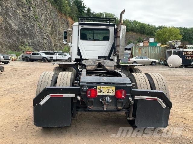 Mack GU713 Влекачи