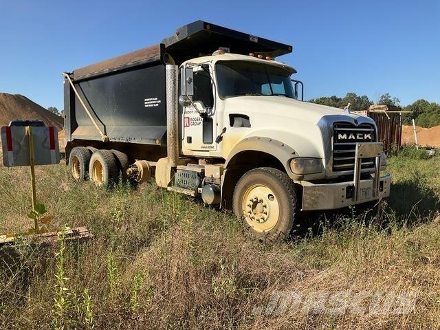 Mack GU713 Самосвал