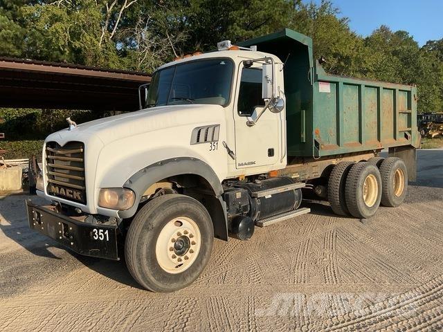 Mack GU713 Самосвал