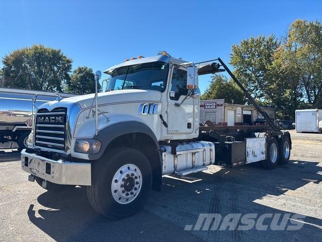 Mack GU713 Камиони със скипов подемник