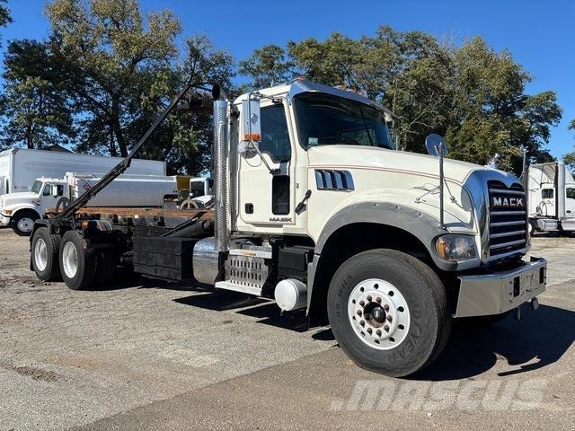 Mack GU713 Камиони със скипов подемник
