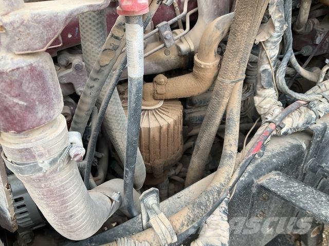 Mack GU713 Бордови