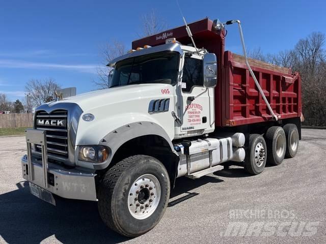 Mack GU714 Самосвал