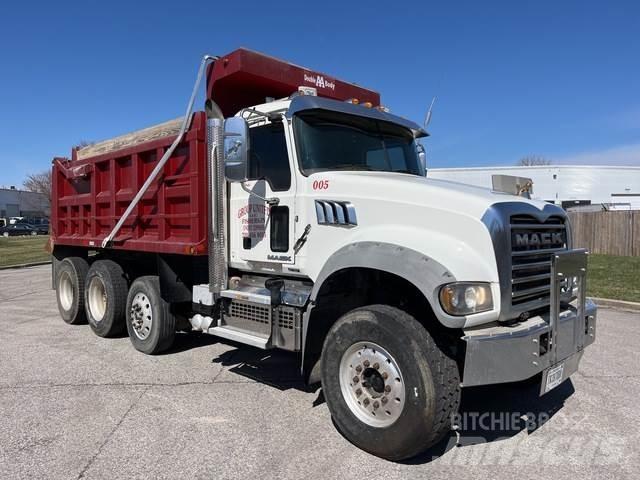 Mack GU714 Самосвал