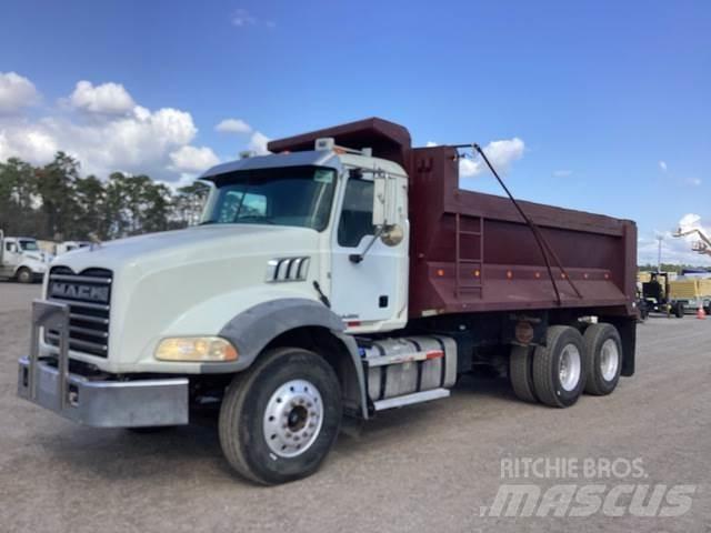 Mack GU813 Самосвал