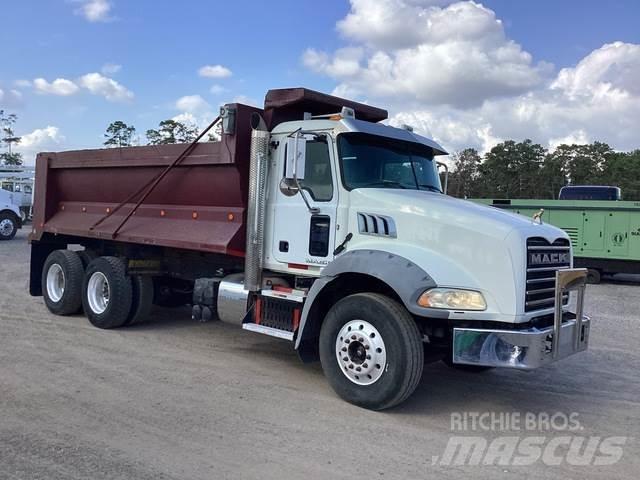 Mack GU813 Самосвал