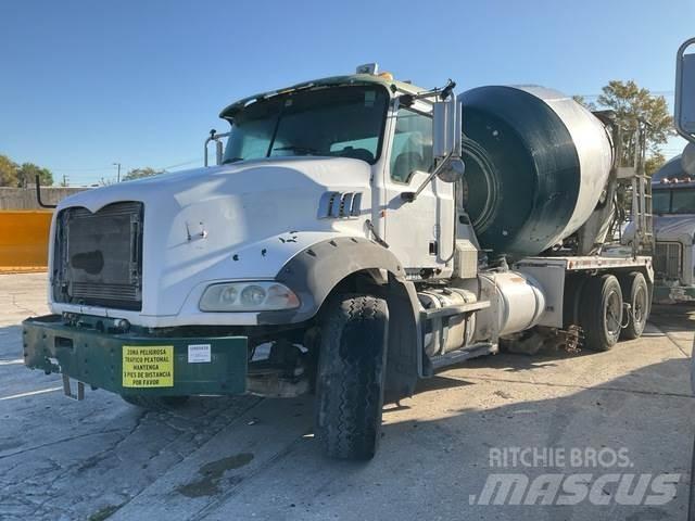 Mack GU813 Други
