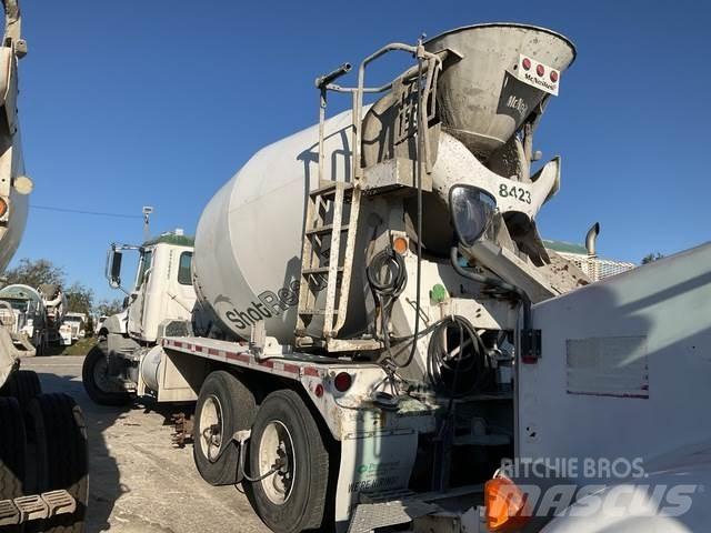 Mack GU813 Други